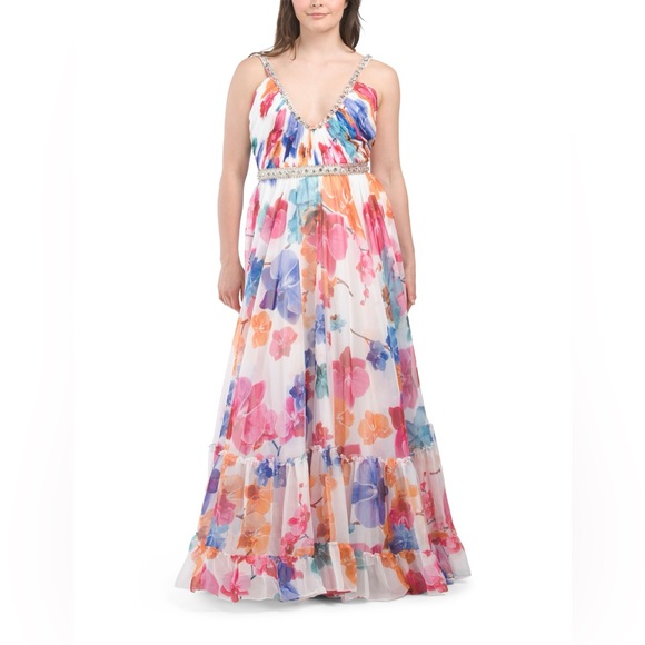 Mac Duggal Embellished Floral Scoopneck Gown - Picture 3 of 6